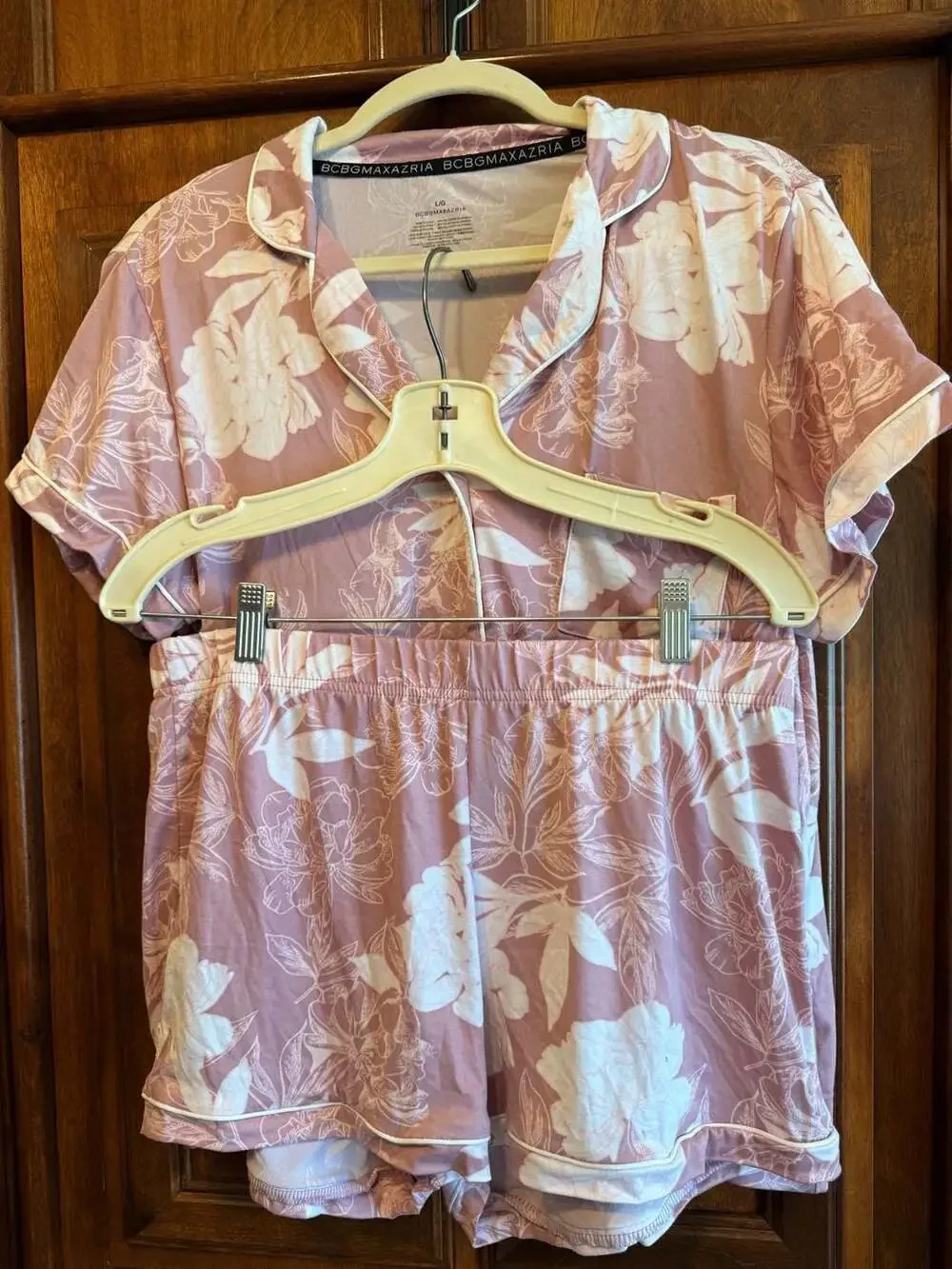 BCBGMaxAzria Women's 2-Piece Short Sleeve Notch Collar Pajama Set, Mauve Floral